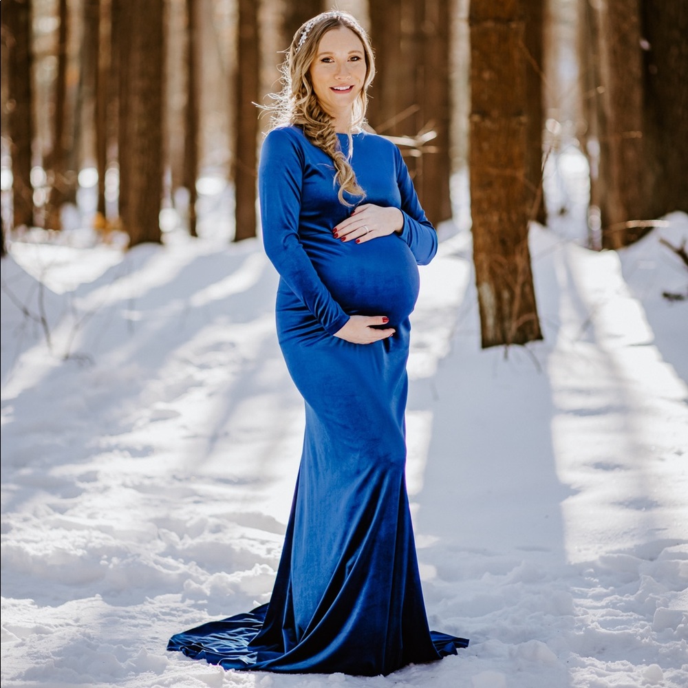 Maternity photoshoot Gown Winter Velvet Blue size 2
